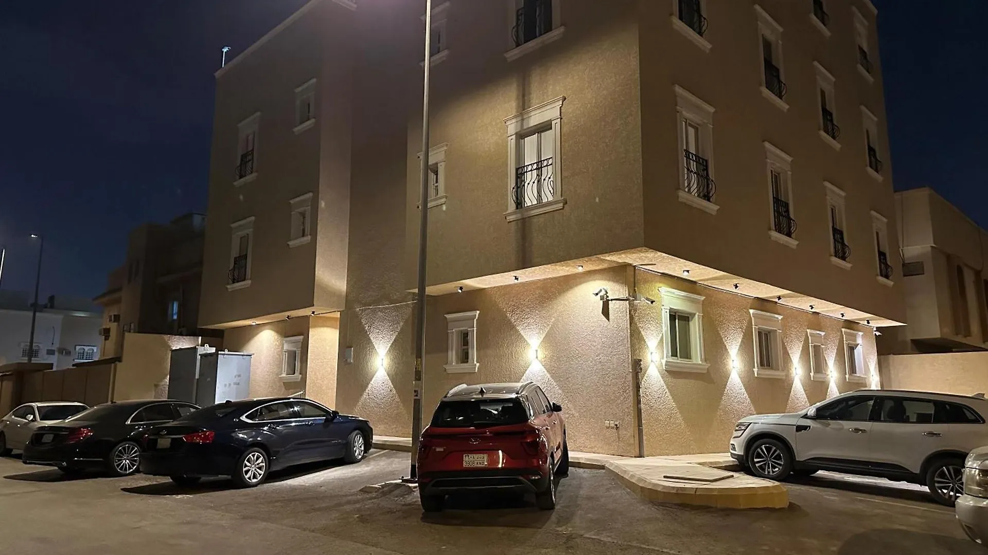 Apartment شقه فندقيه 2فاخره بمدخل خاص وثلاث غرف نوم Riyadh